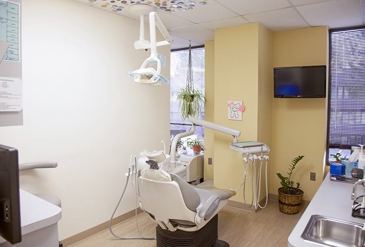 High tech dental treatment room